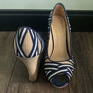 Shoe Dazzle wedge platform